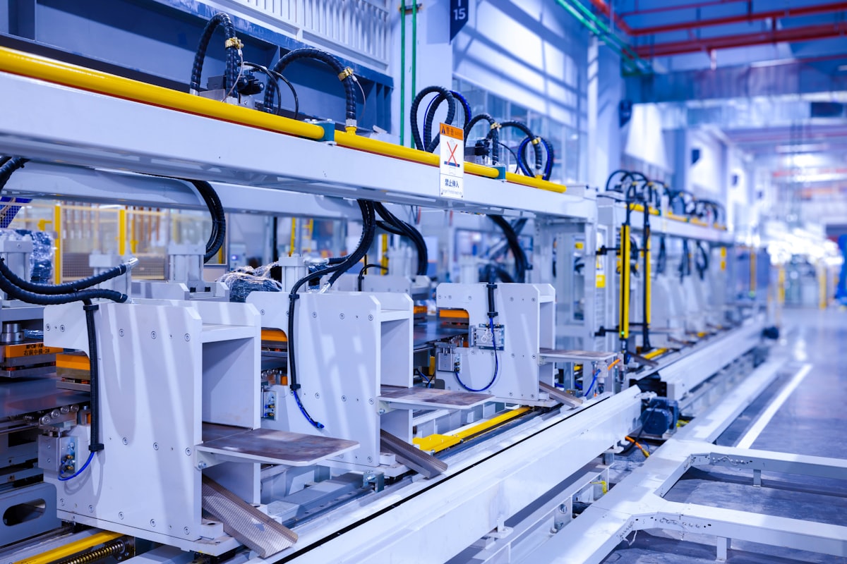 Automated production floor with machinery